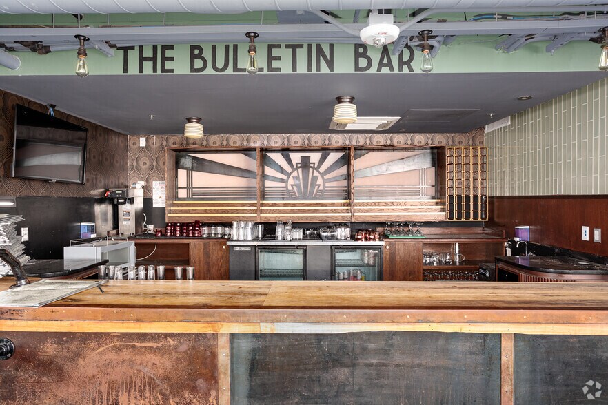 More Photos Of 717 6th St NW, Washington Bar For Lease