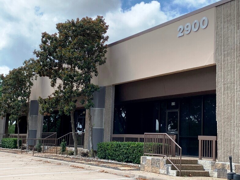 More Photos Of 2900 Gateway Dr, Irving Light Distribution For Lease