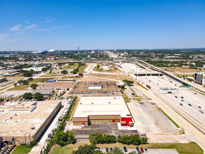 More Photos Of 2910 Avenue F, Arlington Warehouse For Sale