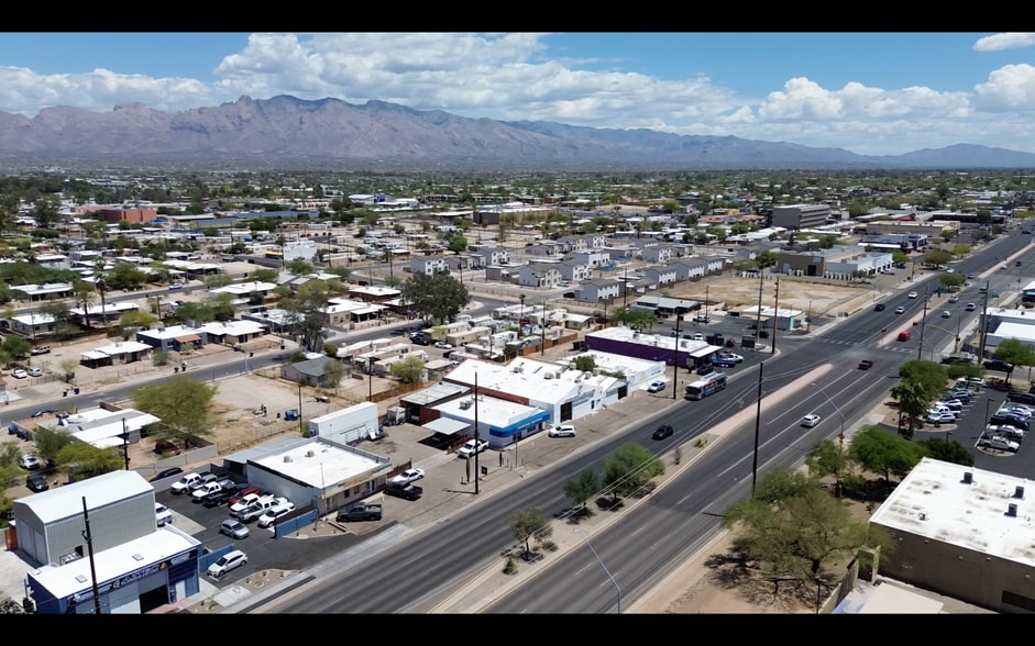 More Photos Of 744 W Grant Rd, Tucson Freestanding For Sale