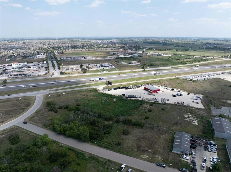 More Photos Of 576 Town Center blvd, Jarrell Land For Sale