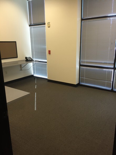 More Photos Of 8520-8524 Steilacoom Blvd SW, Lakewood Unknown For Lease