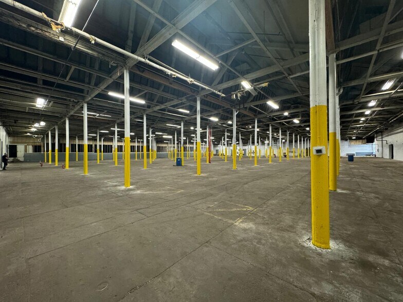 More Photos Of 100 E Diamond Ave, Hazleton Warehouse For Lease