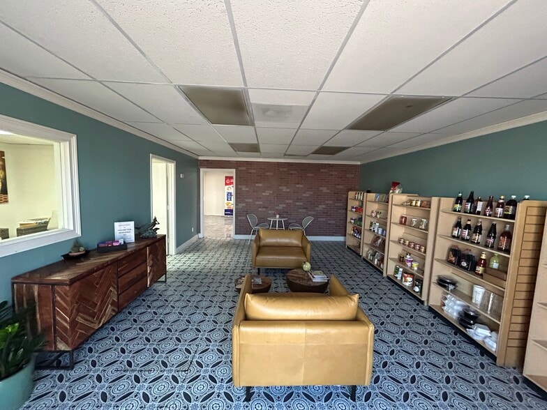 More Photos Of 4239 N 40th Ave, Phoenix Warehouse For Lease