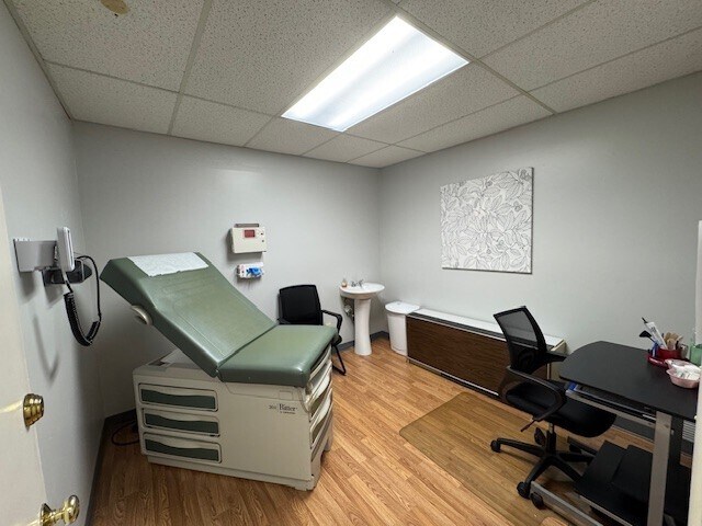 More Photos Of 126 Prospect St, Pawtucket Medical For Sale