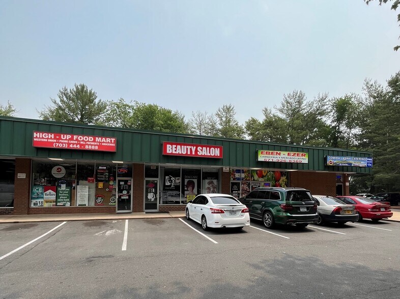 More Photos Of 91 Sugarland Run Dr, Sterling Storefront For Lease