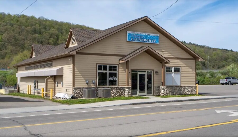 Primary Photo Of 369 W Morris St, Bath Freestanding For Sale