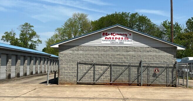 More Photos Of 309 Main St, Rockwell Self Storage For Sale