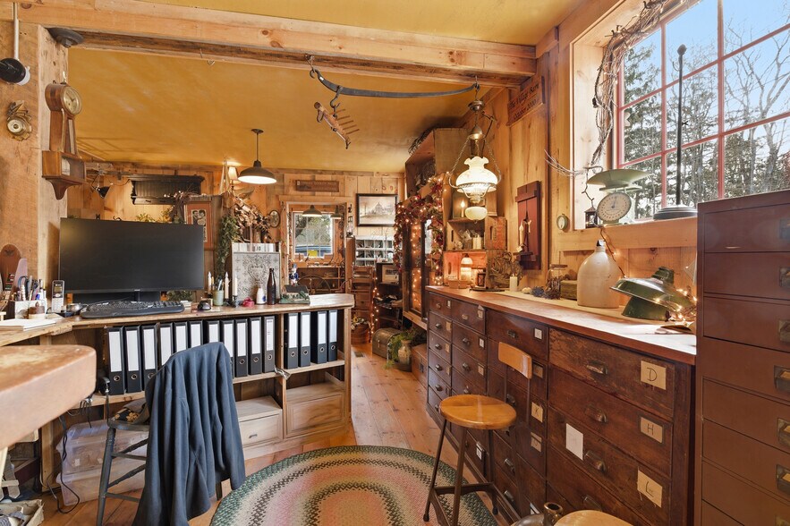 More Photos Of 953 Victory Hwy, Burrillville Bar For Sale