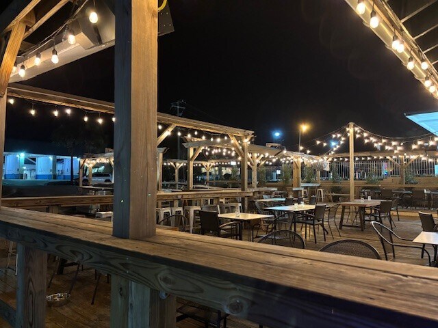 More Photos Of 1610 Pavilion Pl, Wilmington Restaurant For Lease