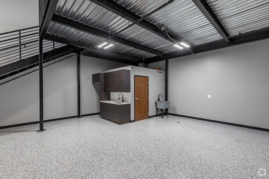 More Photos Of 7637 FM 3009, Schertz Light Distribution For Sale