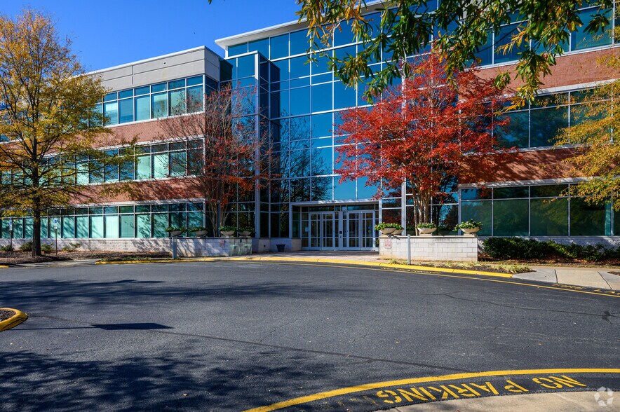 More Photos Of 150 Riverside Pky, Fredericksburg Office For Lease