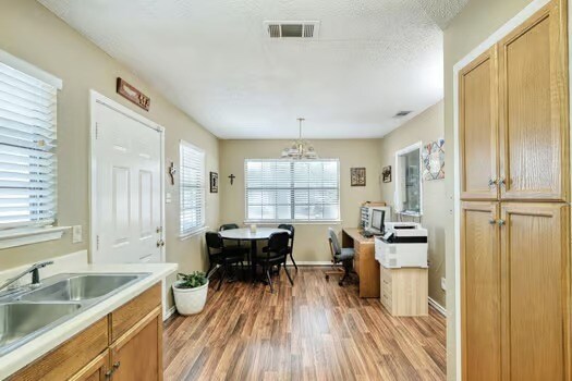 More Photos Of 403 W Anderson Ave, Round Rock Loft Creative Space For Sale