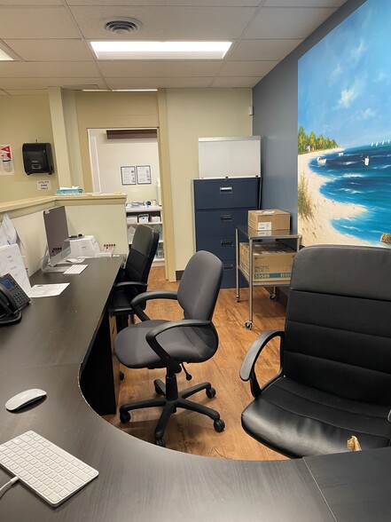 More Photos Of 7600 Osler Dr, Towson Medical For Sale