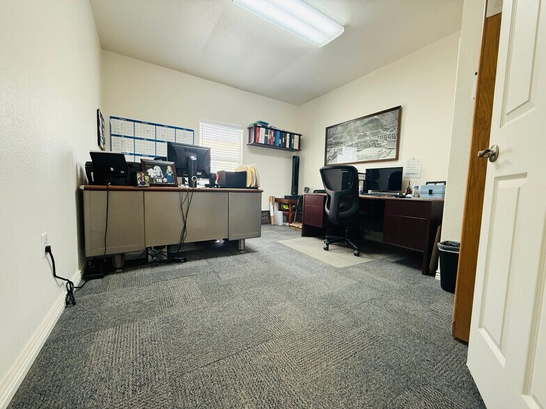 More Photos Of 29 Fourth St, Mc Gill Office For Sale