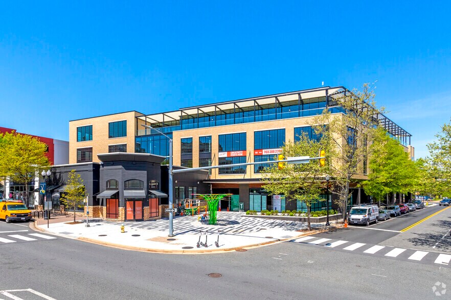 More Photos Of 1440 N Edgewood St, Arlington Coworking Space