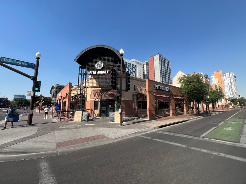 More Photos Of 4 E University Dr, Tempe Restaurant For Lease