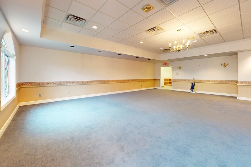 More Photos Of 3721 Main St, Weirton Funeral Home For Sale