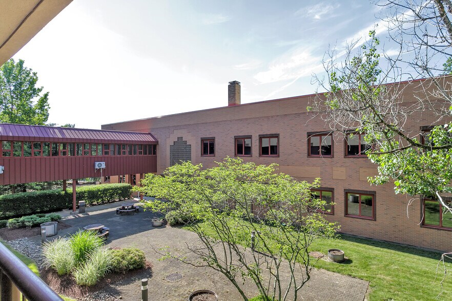 More Photos Of 4200 Triangle Ln, Murrysville Office For Lease