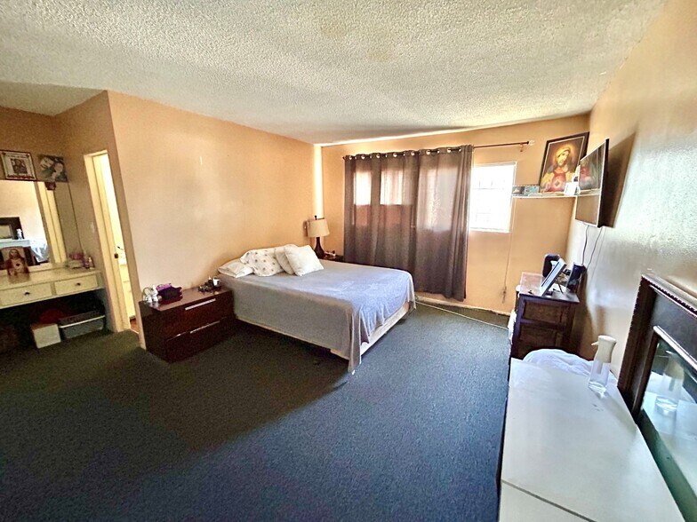More Photos Of 6214 S Victoria Ave, Los Angeles Apartments For Sale