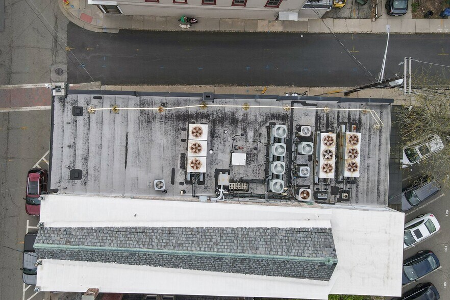 More Photos Of 170-172 Spring St, Newton Office For Sale