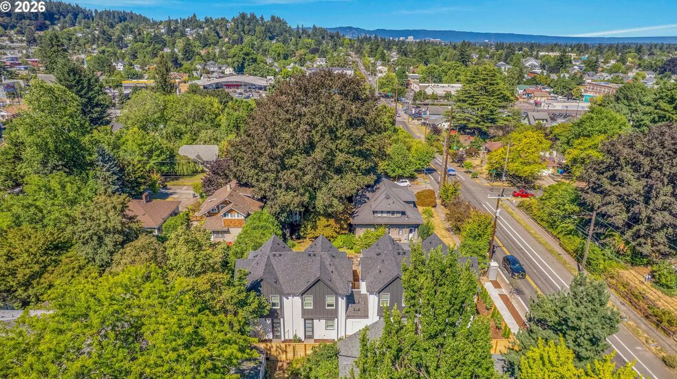 More Photos Of 8426 E Burnside St, Portland Apartments For Sale