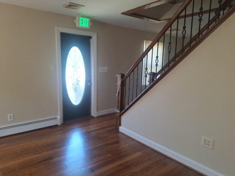 More Photos Of 329 Kenmore Ave, Bel Air Freestanding For Lease