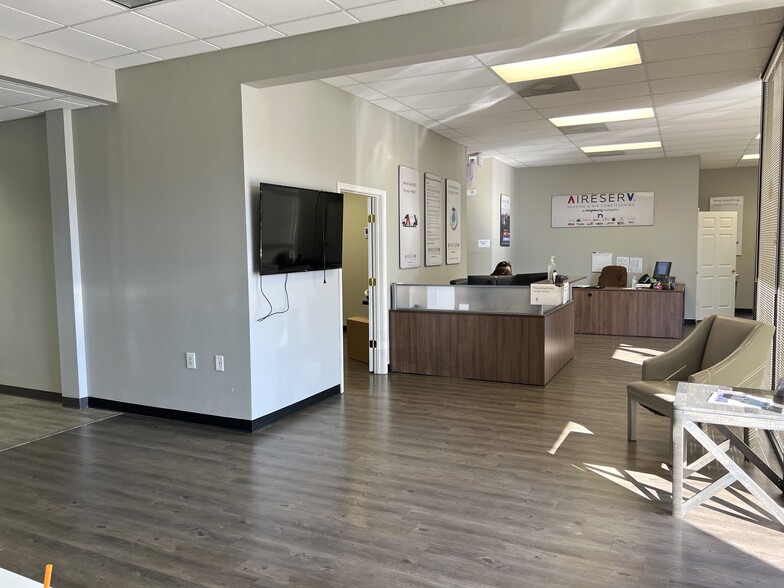 More Photos Of 2239 Whitten Rd, Memphis Light Distribution For Sale