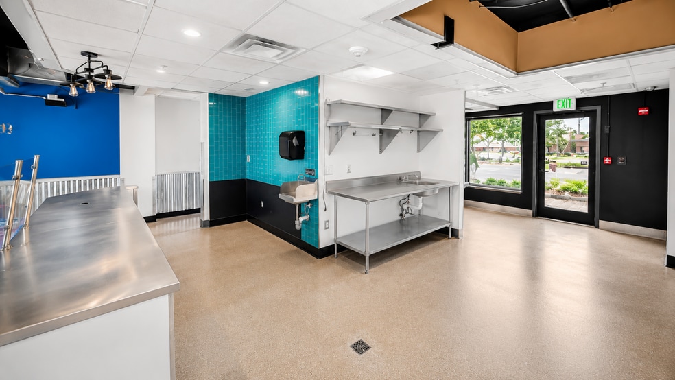 More Photos Of 2300 N Pershing Dr, Arlington Medical For Sale