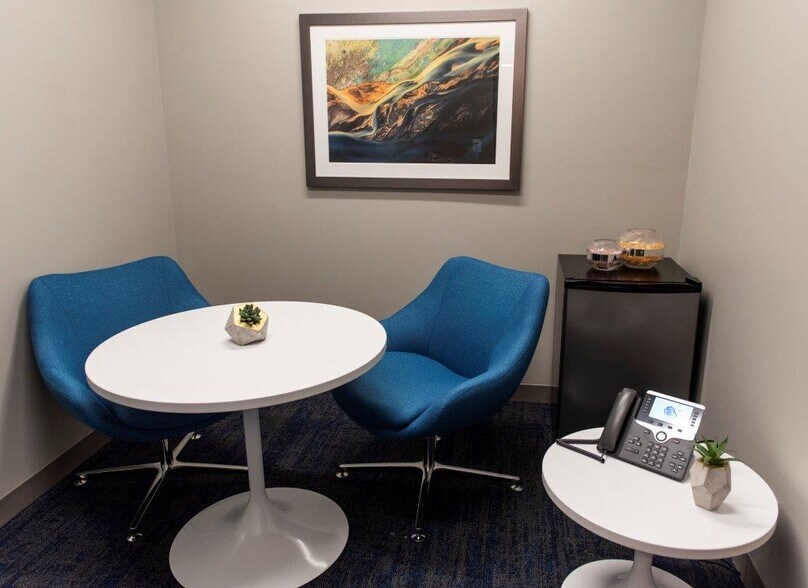 More Photos Of 227 W Judd St, Woodstock Office For Sale
