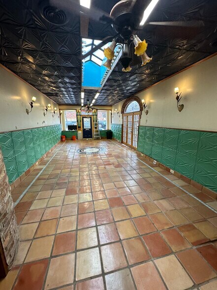 More Photos Of 234 S Ashland Ave, Chicago Office For Lease
