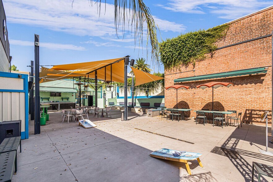 More Photos Of 229 Broadway St, Chico Bar For Lease