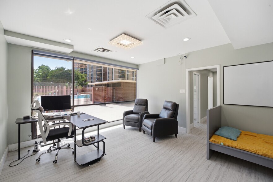 More Photos Of 6800 Fleetwood Rd, McLean Apartments For Sale