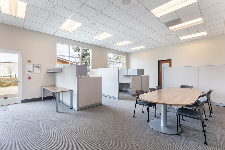 More Photos Of 600 American Way, Windsor Warehouse For Lease