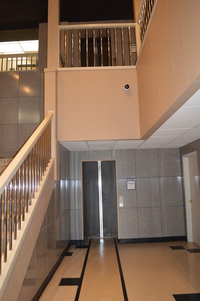 More Photos Of 6125 Airport Fwy, Haltom City Office For Lease