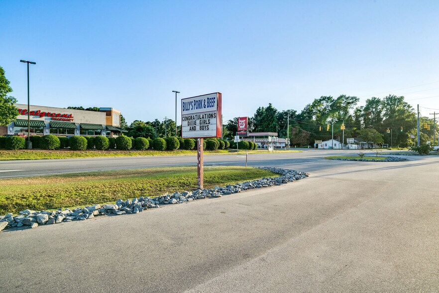More Photos Of 5716 S NC 41 Hwy, Wallace Freestanding For Sale