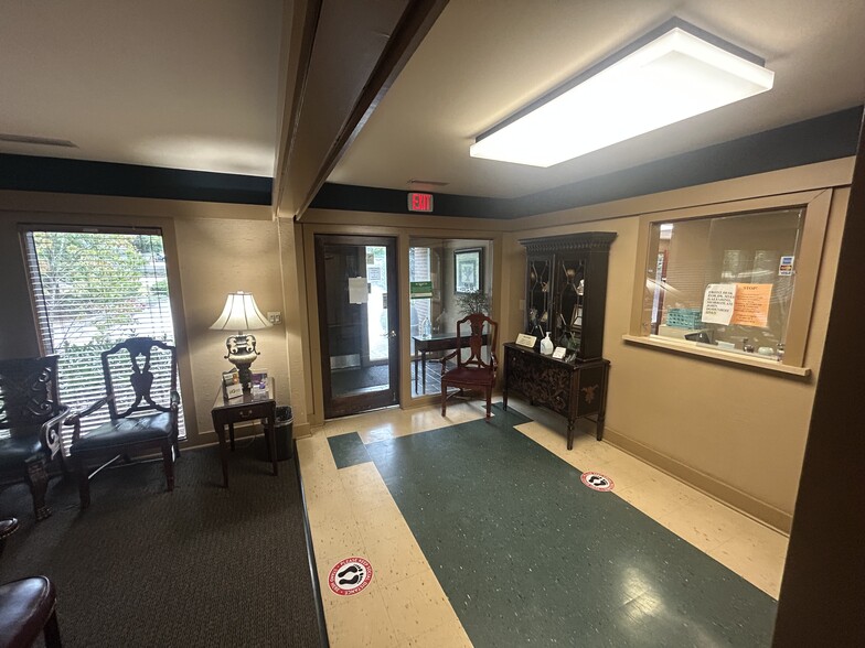 More Photos Of 27 Memorial Medical Dr, Greenville Medical For Sale