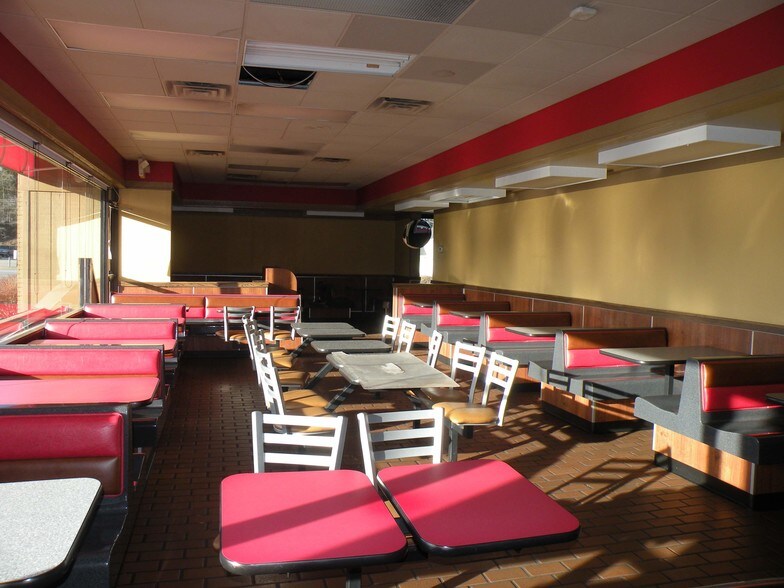 More Photos Of 634 Knox Blvd, Radcliff Restaurant For Sale