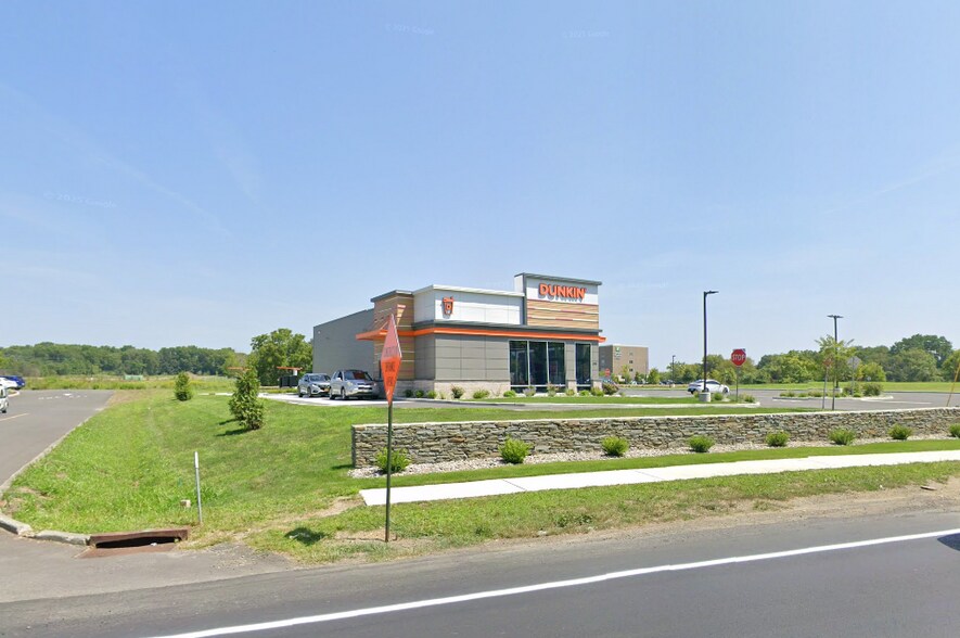 More Photos Of 595 Main St, Middletown Land For Lease