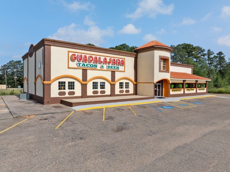 Primary Photo Of 929 US-98, Columbia Restaurant For Sale