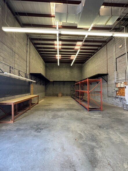 More Photos Of 909 8th Ave S, Nashville Office For Lease
