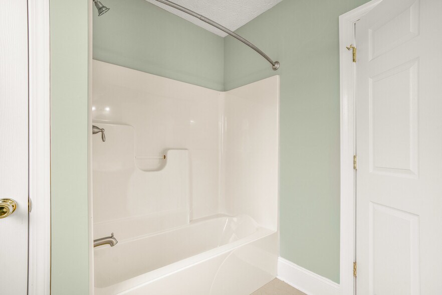 More Photos Of 6245 University Park Dr, Radford Office Residential For Sale