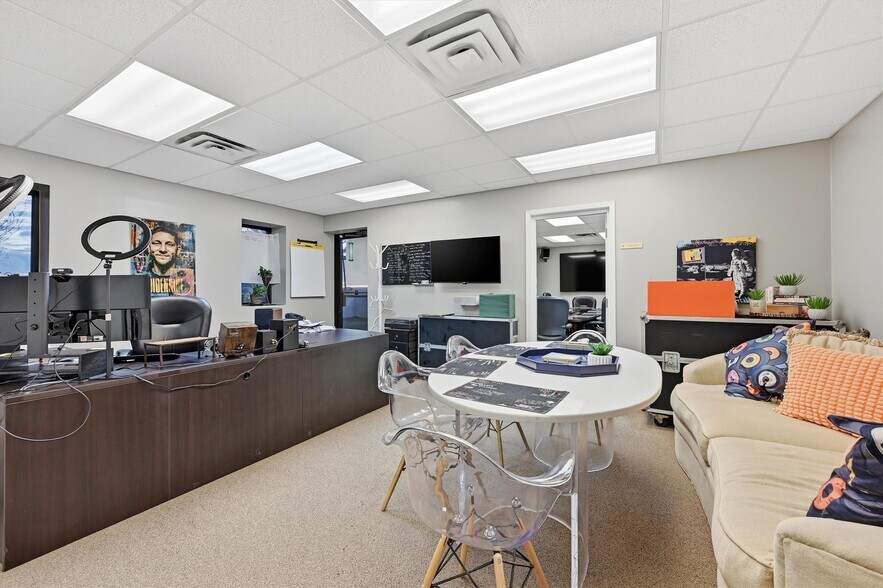 More Photos Of 304 Progress Dr, Sherman Warehouse For Sale