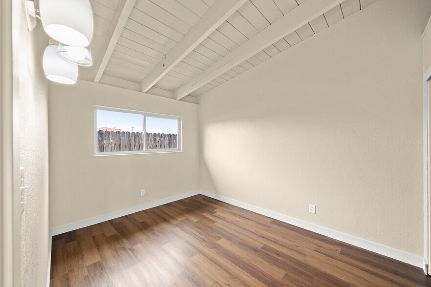 More Photos Of 2605 Albatross Way, Sacramento Apartments For Sale