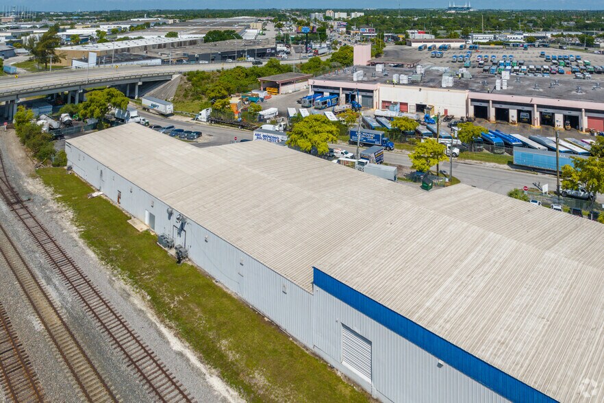 More Photos Of 18227-18243 NE 4th Ct, Miami Unknown For Lease