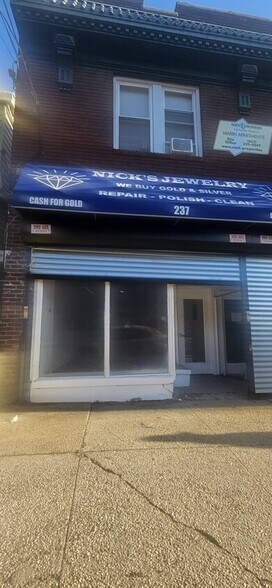 More Photos Of 237 Lyons Ave, Newark Storefront Retail Residential For Lease