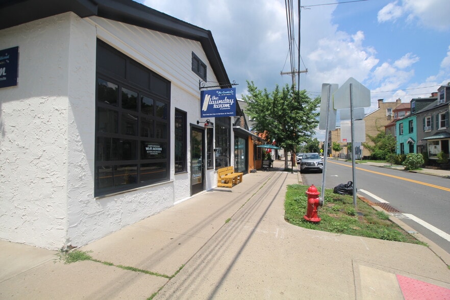 More Photos Of 49 N Main St, Lambertville Restaurant For Sale