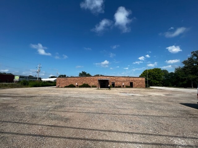 Primary Photo Of 2221 N 24th St, Quincy Industrial For Lease
