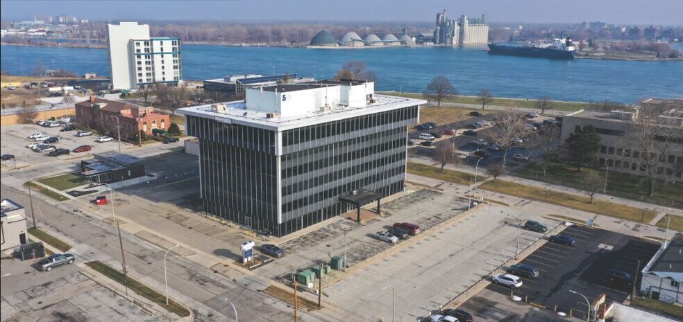 More Photos Of 511 Fort St, Port Huron Office Residential For Sale