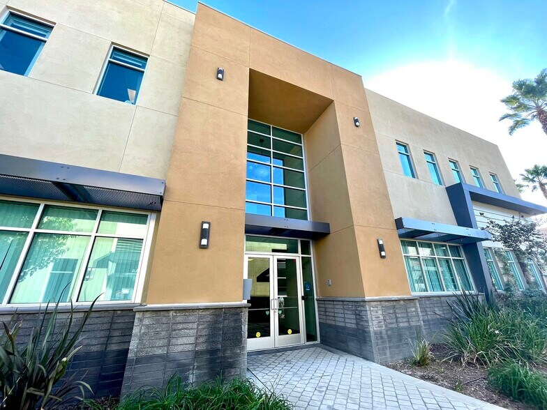 More Photos Of 14728 Pipeline Ave, Chino Hills Office For Lease